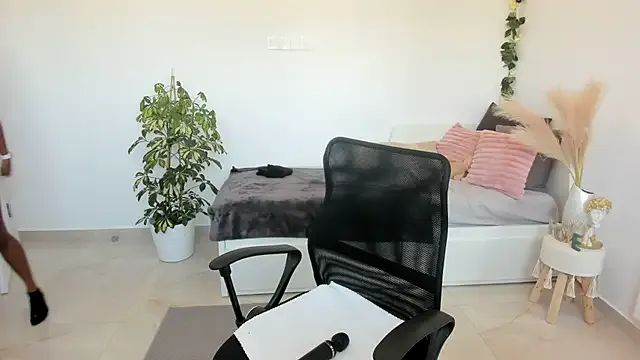 curvyflawless – webcam model profile photo Image 12