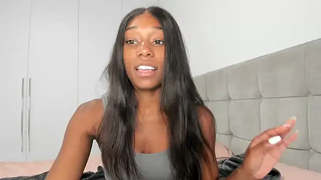 curvyflawless – webcam model profile photo Image 5