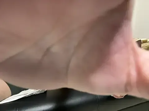 RuddyReyes – webcam model profile photo Image 14