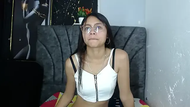 Mediumsomnambula – webcam model profile photo Image 3