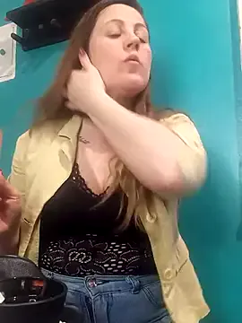 Dolce – webcam model profile photo Image 3