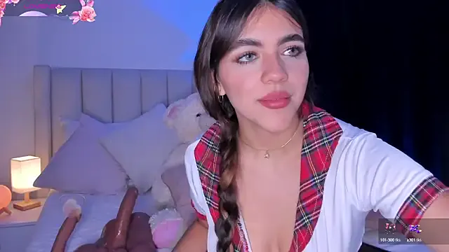 seraphine23 – webcam model profile photo Image 18