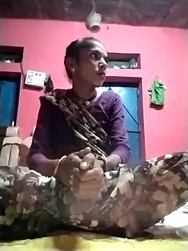 BabyDarii – webcam model profile photo Image 2