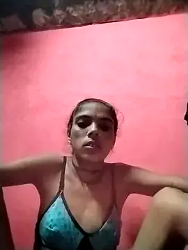 BabyDarii – webcam model profile photo Image 4