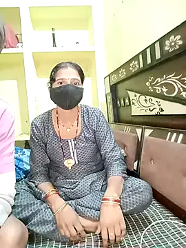 MiraKova – webcam model profile photo Image 10