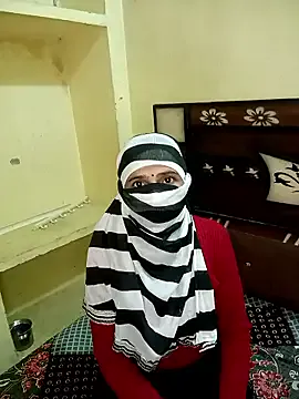 MiraKova – webcam model profile photo Image 11