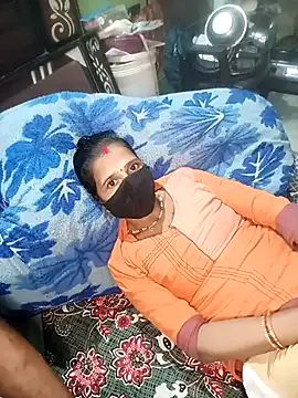 MiraKova – webcam model profile photo Image 3