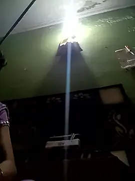 MiraKova – webcam model profile photo Image 8