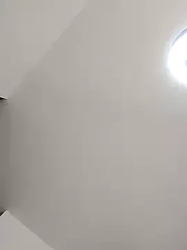 IsabelleBianchi – webcam model profile photo Image 2