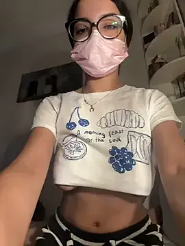 AdrianaAndrade – webcam model profile photo Image 15