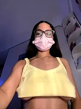 AdrianaAndrade – webcam model profile photo Image 5