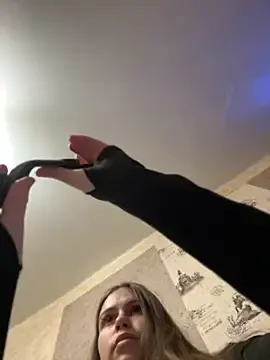 LT-333 – webcam model profile photo Image 10