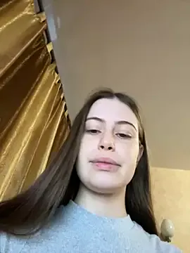 LT-333 – webcam model profile photo Image 3