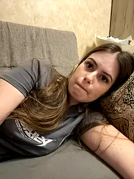 LT-333 – webcam model profile photo Image 9