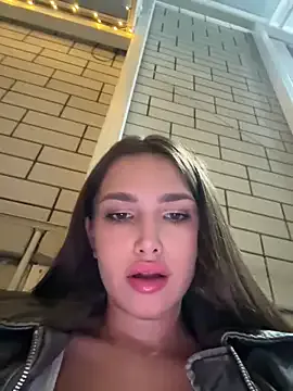 EmiraMiller – webcam model profile photo Image 5