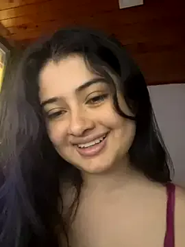 MayaLady – webcam model profile photo Image 4