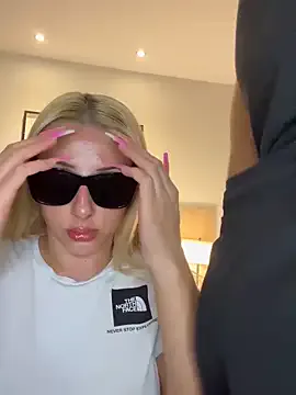 OneInAMillionXXX – webcam model profile photo Image 12