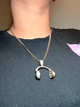 OneInAMillionXXX – webcam model profile photo Image 19