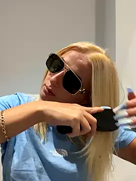 OneInAMillionXXX – webcam model profile photo Image 3