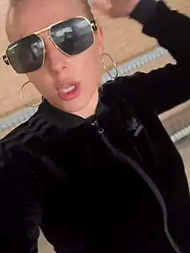 OneInAMillionXXX – webcam model profile photo Image 4