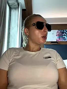 OneInAMillionXXX – webcam model profile photo Image 6