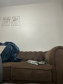 Gia – webcam model profile photo Image 2