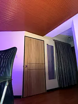 MollyBoston – webcam model profile photo Image 10