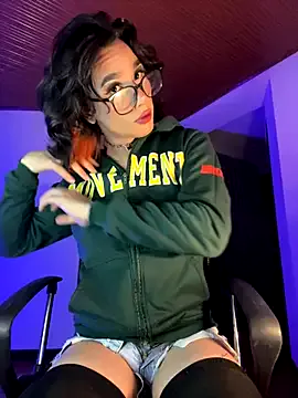 MollyBoston – webcam model profile photo Image 12