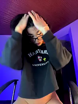 MollyBoston – webcam model profile photo Image 15