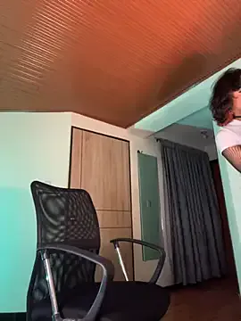 MollyBoston – webcam model profile photo Image 6