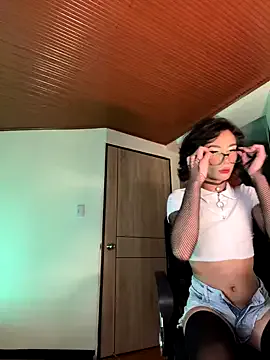 MollyBoston – webcam model profile photo Image 9