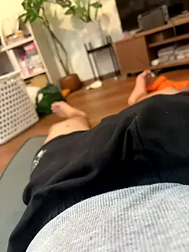 Dolce – webcam model profile photo Image 3