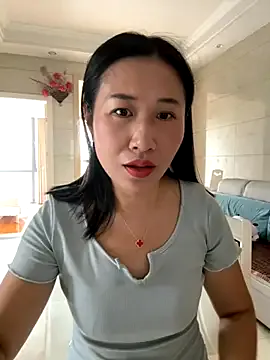 Skyller – webcam model profile photo Image 10