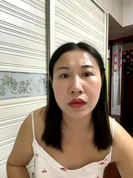 Skyller – webcam model profile photo Image 5