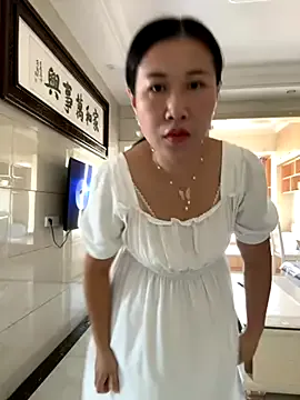 Skyller – webcam model profile photo Image 7