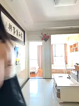 Skyller – webcam model profile photo Image 9