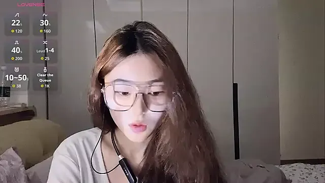 MiraKova – webcam model profile photo Image 15