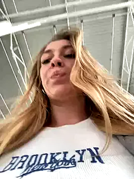 HaleyLyon – webcam model profile photo Image 11