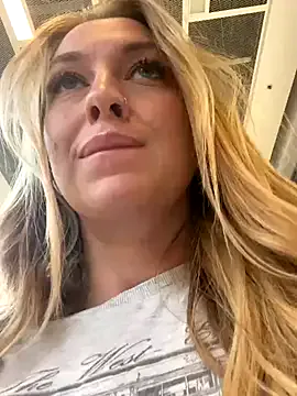 HaleyLyon – webcam model profile photo Image 14