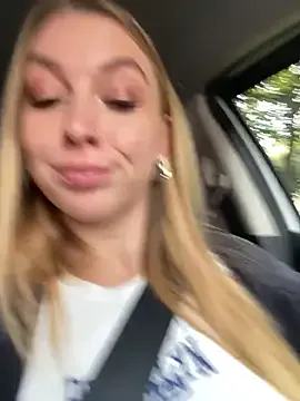 HaleyLyon – webcam model profile photo Image 17