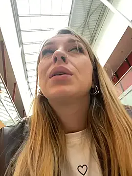 HaleyLyon – webcam model profile photo Image 18