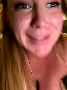 HaleyLyon – webcam model profile photo Image 2