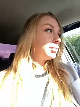 HaleyLyon – webcam model profile photo Image 9