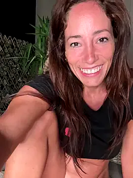 Ninabigtitied – webcam model profile photo Image 10