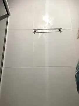 SherineNorth – webcam model profile photo Image 12