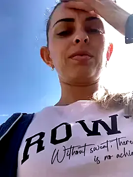 SherineNorth – webcam model profile photo Image 2