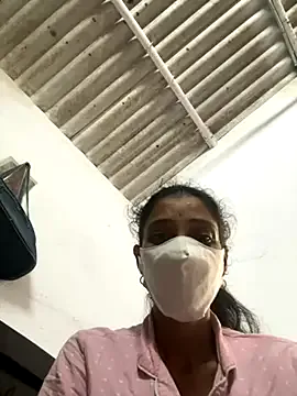 MelinaLuviani – webcam model profile photo Image 3