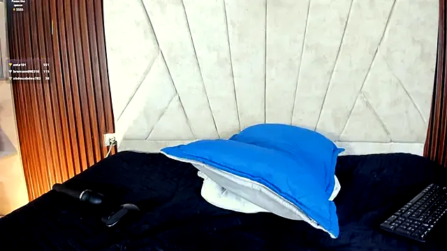 Dolce – webcam model profile photo Image 3