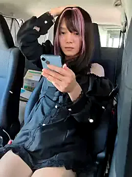 AishaHart – webcam model profile photo Image 4