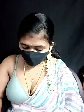 NANA_7 – webcam model profile photo Image 4